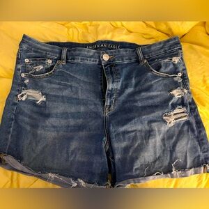 American Eagle size 20 stretch jean shorts. Worn once! Like new. Distressed.